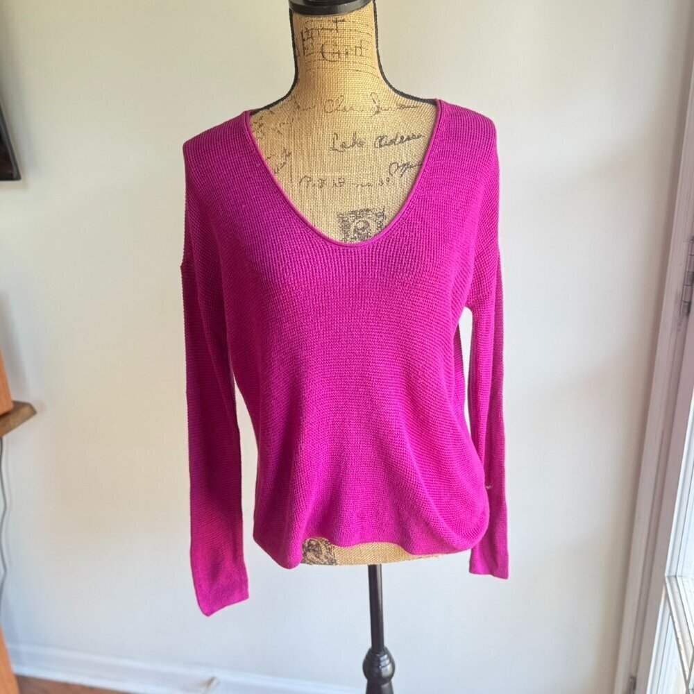 BP - Fuchsia Pink Deep Swoop / V-Neck Lightweight Sweater - Women’s S​​